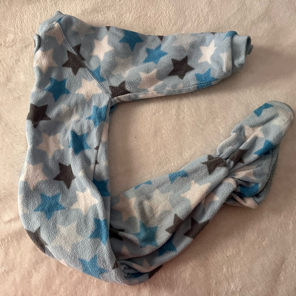 Infant footsie